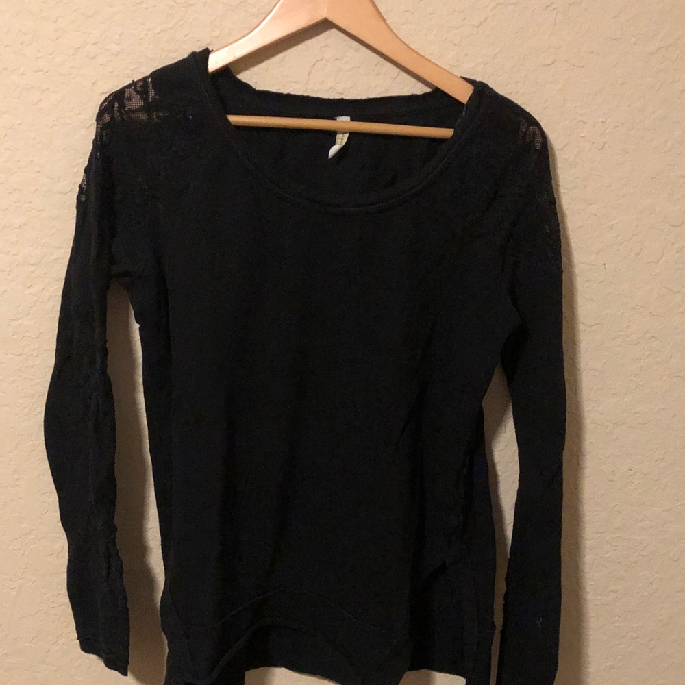 Free People Women's Black Lace Shoulder Long-Sleeve Top size large